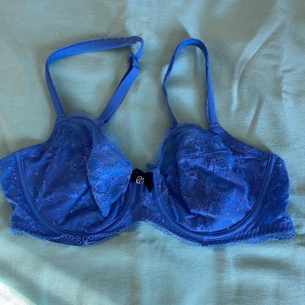 Victoria's Secret Unlined Demi - Picture 3 of 4